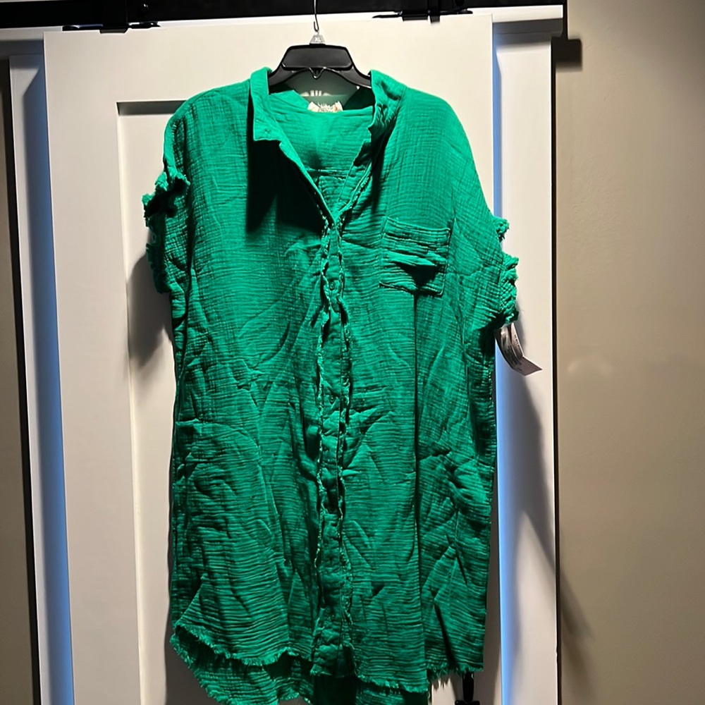 Umgee size XL button up knee length dress. NWT
